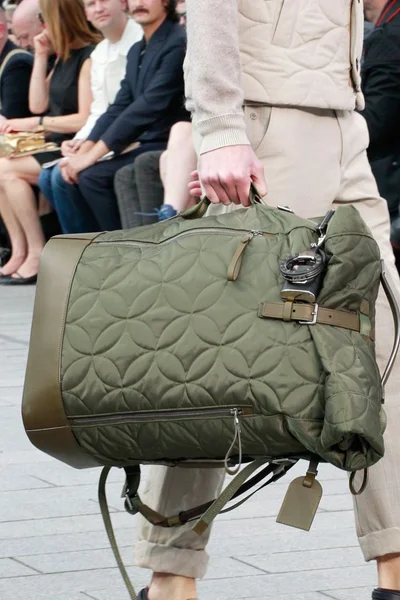 Look 54